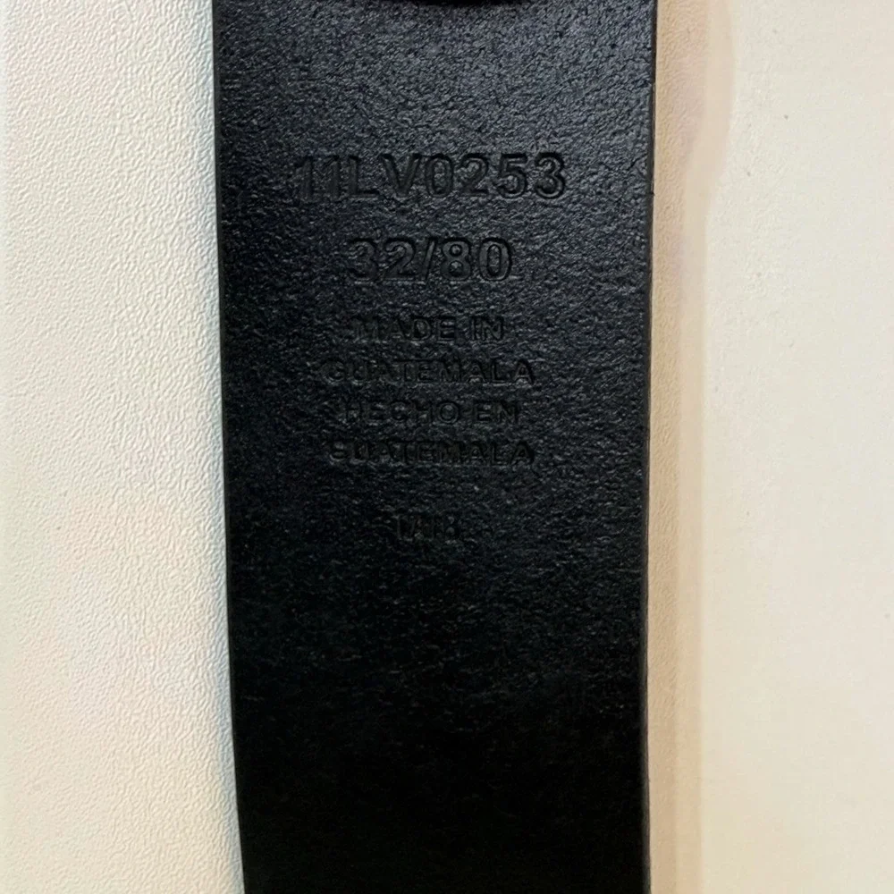 Levi's Black Genuine Leather Size 32 Mens Belt Without Buckle